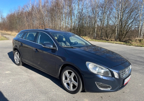 Volvo V60 cena 31900 przebieg: 205000, rok produkcji 2010 z Częstochowa małe 497